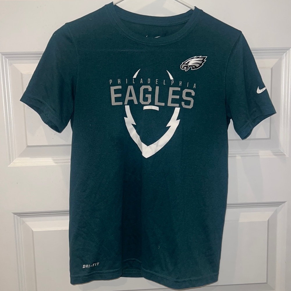Women nike eagles shirt